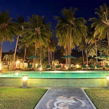 Oyo 1508 Mascot Beach Hotel Mangsit Exterior foto