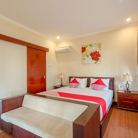 Oyo 1508 Mascot Beach Hotel Mangsit Exterior foto